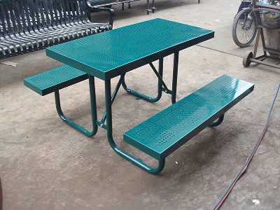 Metal table and chair 3