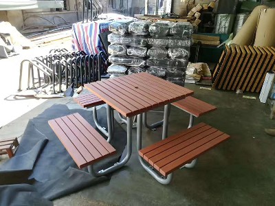 Metal table and chair 7