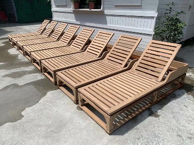 Solid wood deck chair 2