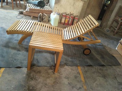 Solid wood deck chair 3